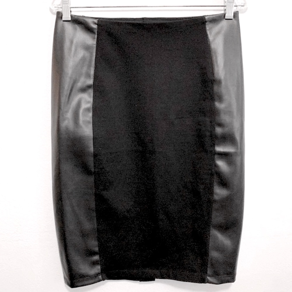 Liverpool Faux Leather Side Panels Pull-On Stretch Black Pencil Skirt